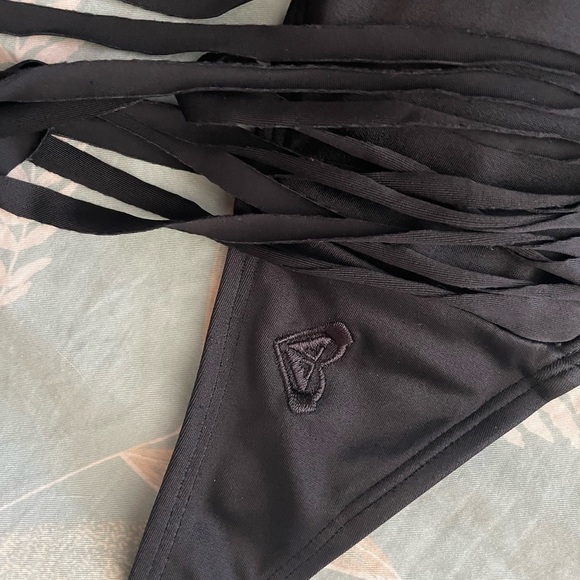 Black Fringe Bikini Top w/ Bikini Bottoms Medium. Roxy & LA Hearts 🖤👙 - Picture 3 of 5
